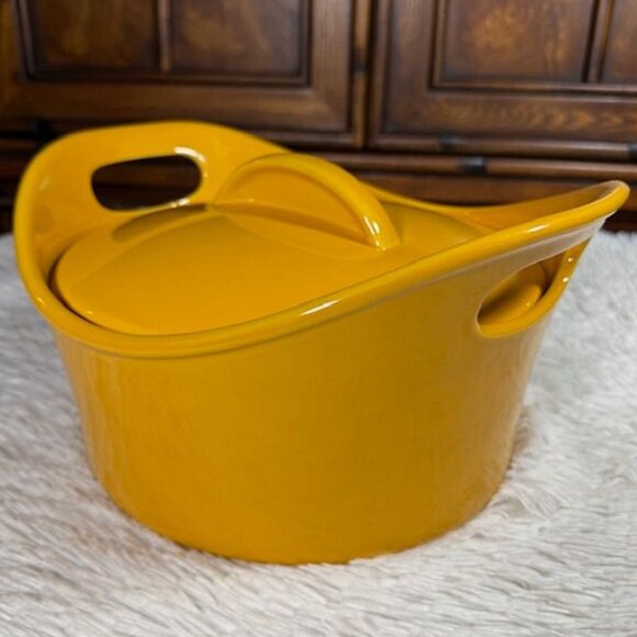 NWOT Racheal Ray Yellow 2.75qt Round Handled Baking Dish with Lid - Picture 1 of 12